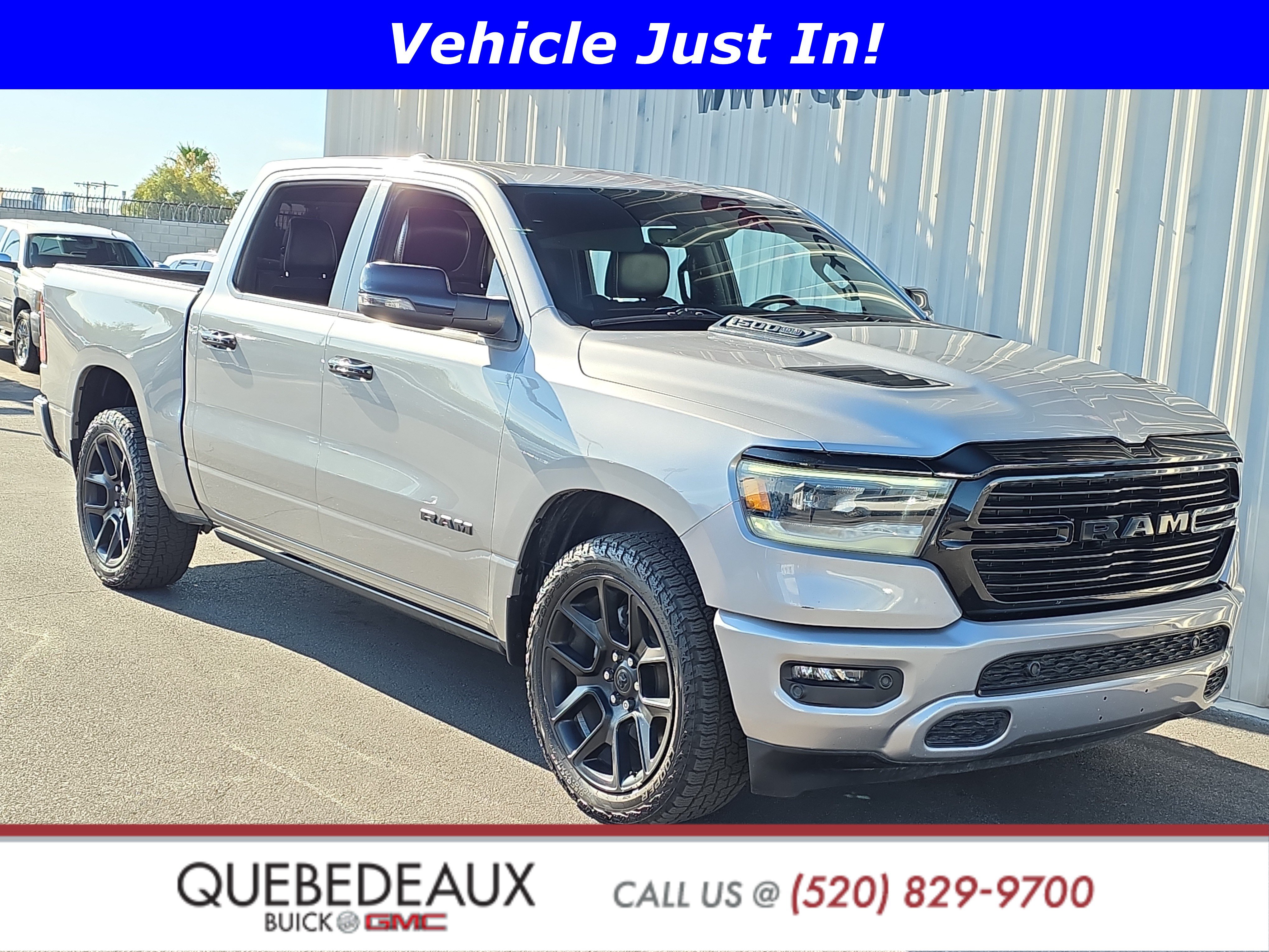 Used 2024 RAM 1500 Laramie AWD/4WD image 1