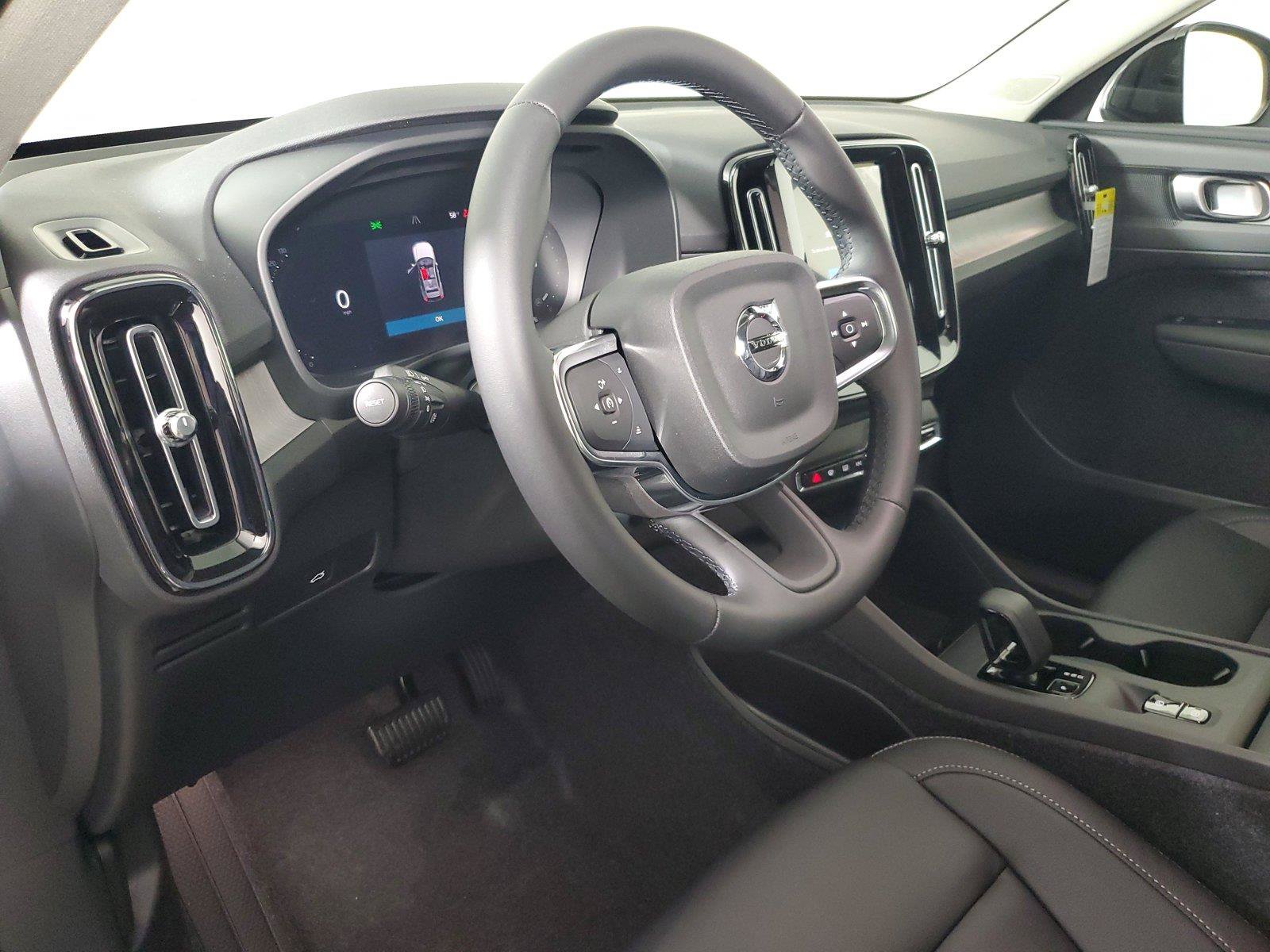 Certified 2026 Volvo XC40 B5 Core AWD/4WD image 24