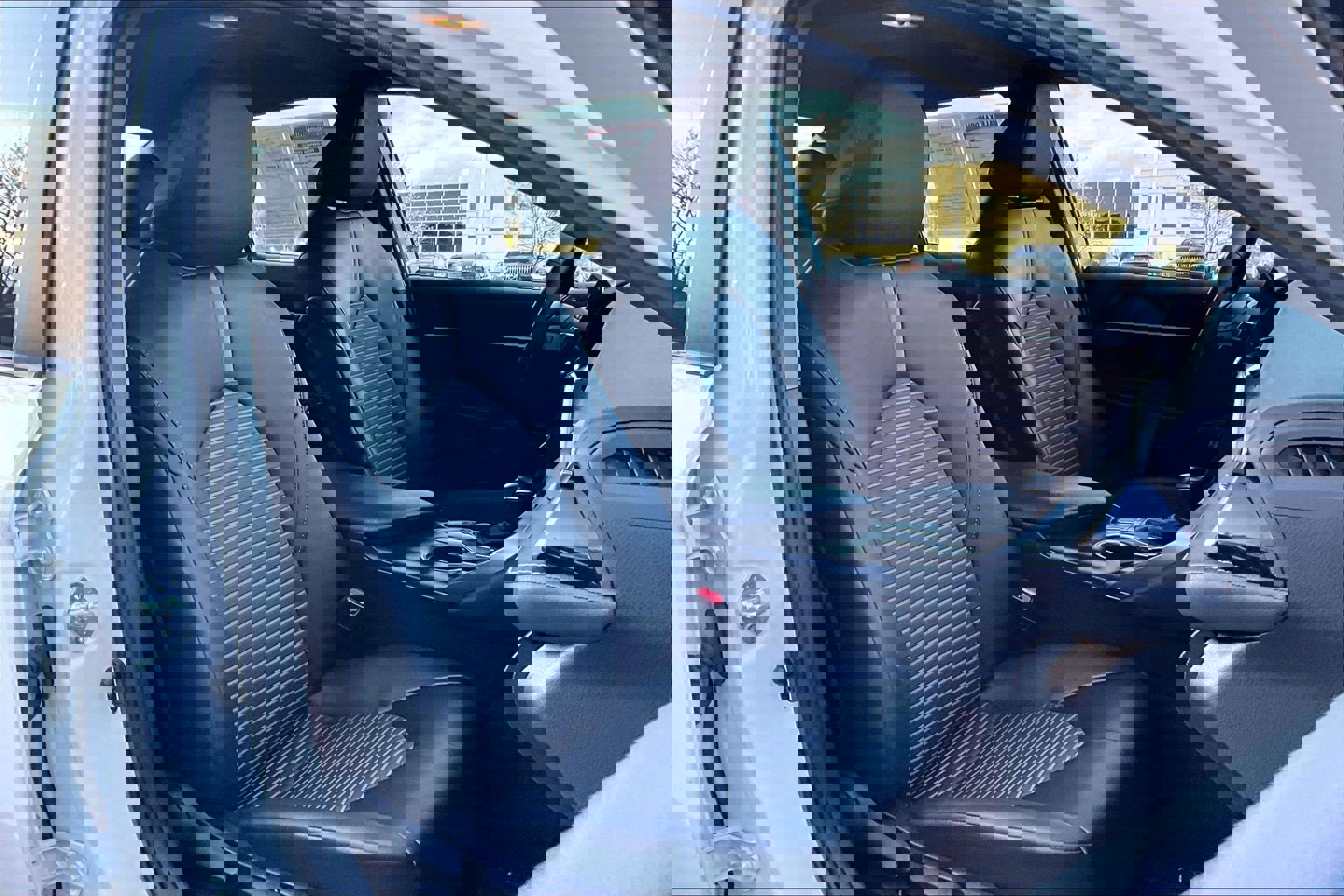 Used 2023 Toyota Camry SE w/ Convenience Package image 7