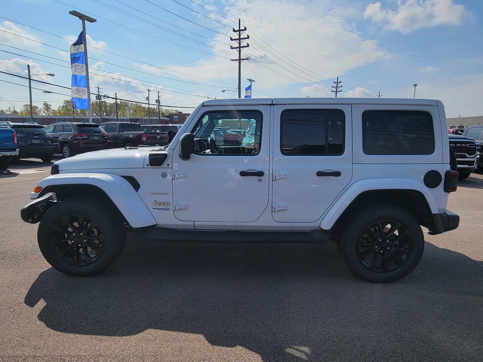 Certified 2022 Jeep Wrangler Unlimited Sahara w/ Cold Weather Group image 8
