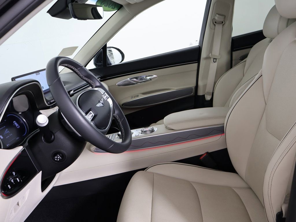 Used 2023 Genesis GV70 2.5T w/ Advanced Package image 19