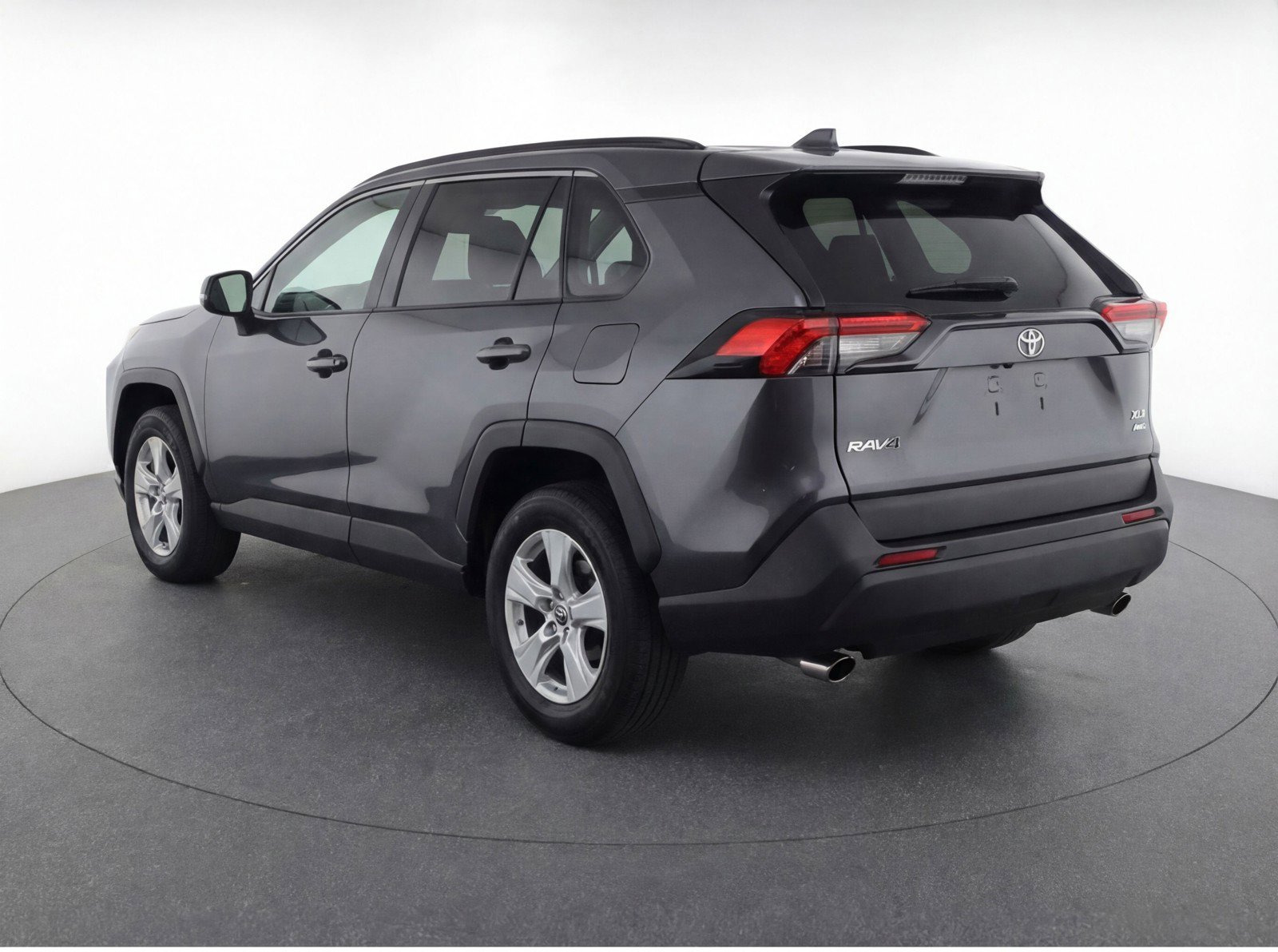 Used 2025 Toyota RAV4 XLE w/ Convenience Package image 6