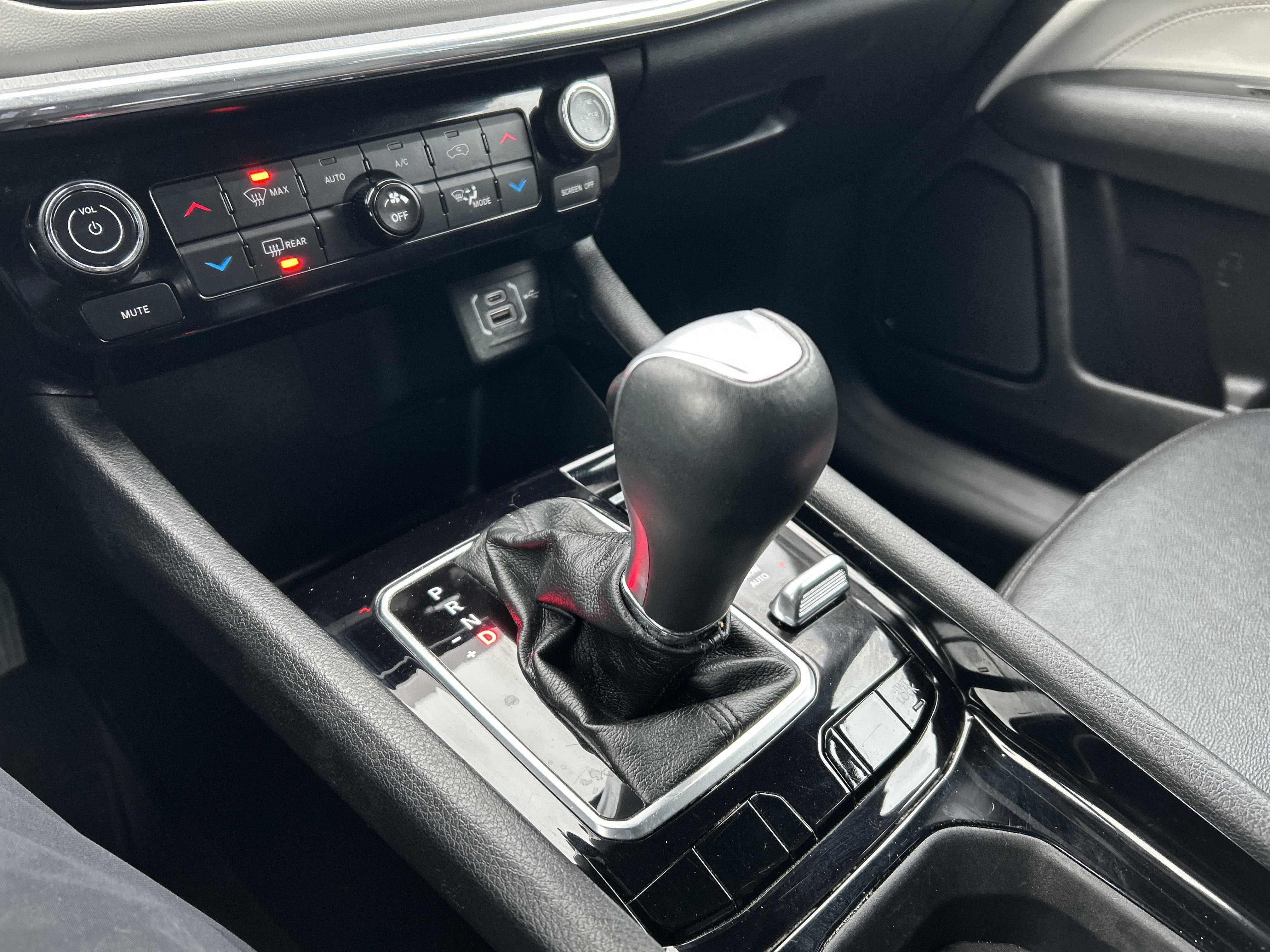 Used 2024 Jeep Compass Limited image 19