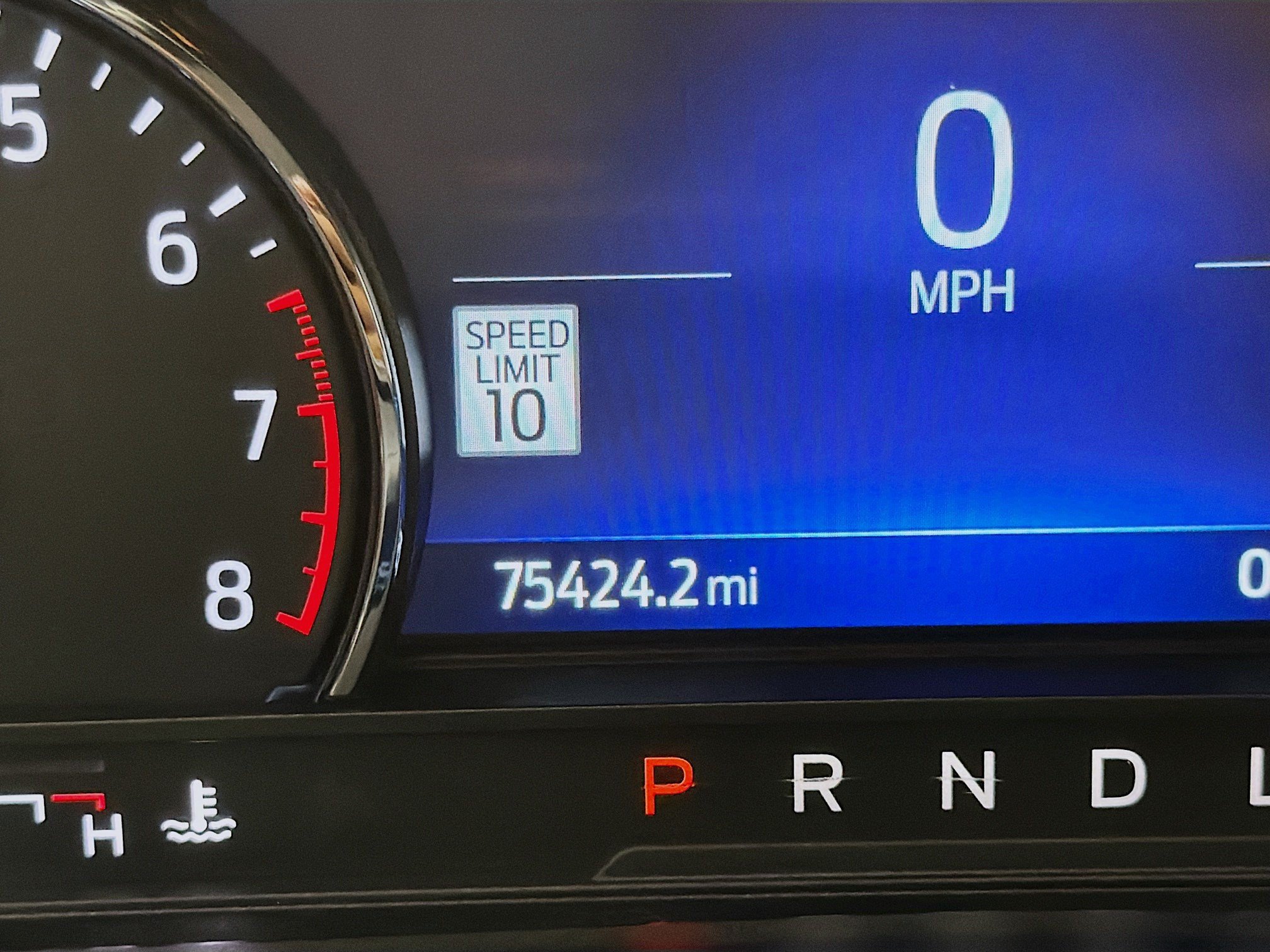 Used 2022 Ford Explorer XLT w/ Equipment Group 202A RWD image 8