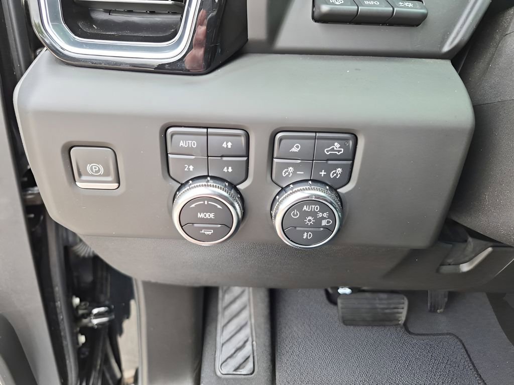 Used 2024 GMC Sierra 2500 Denali w/ Denali Reserve Package AWD/4WD image 34