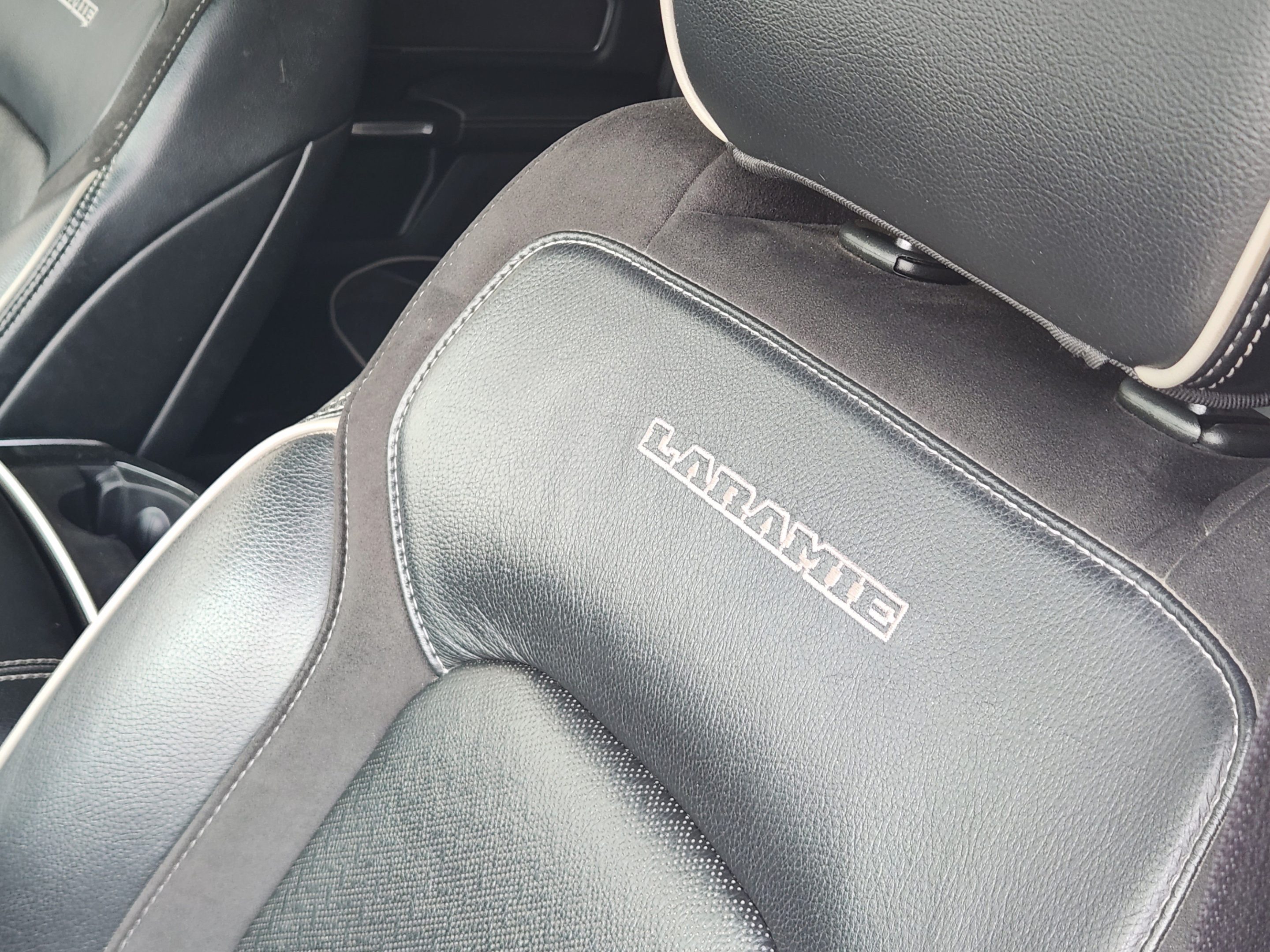 Used 2022 RAM 1500 Laramie w/ Sport Appearance Package RWD image 9