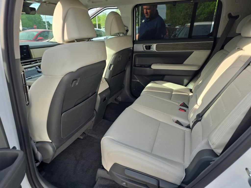 Used 2024 Hyundai Santa Fe Limited image 9