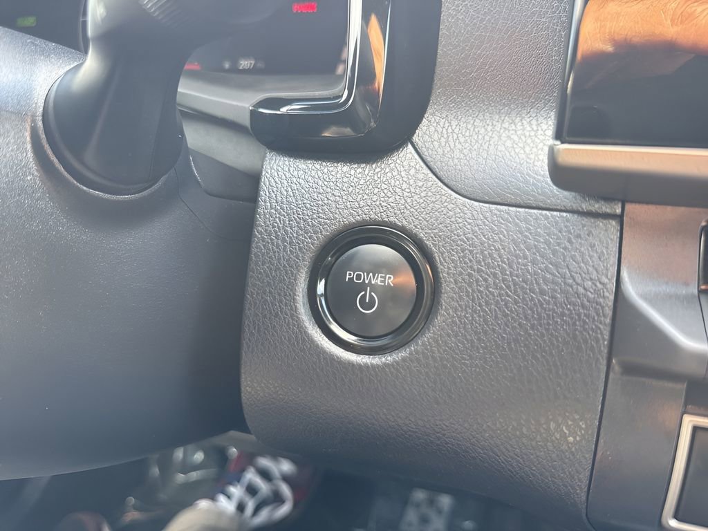 Used 2025 Toyota Camry SE FWD image 22