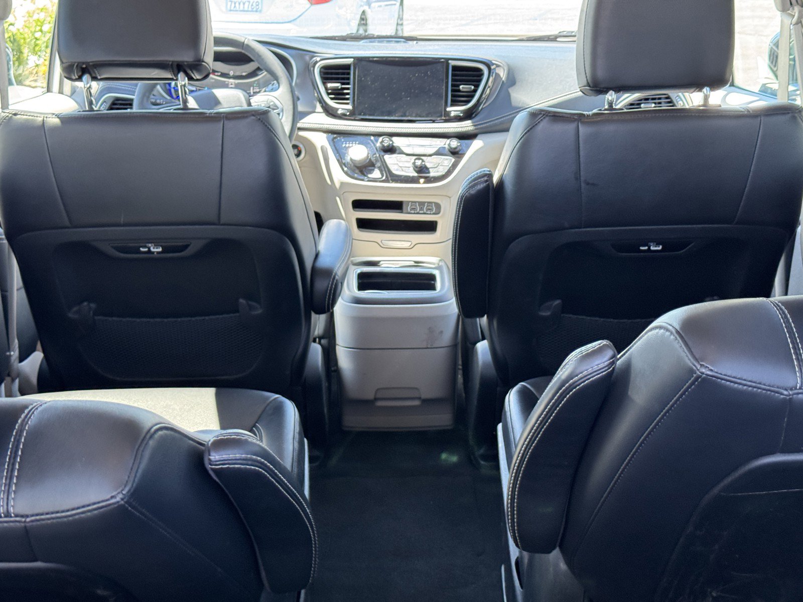 Used 2024 Chrysler Pacifica Limited FWD image 11