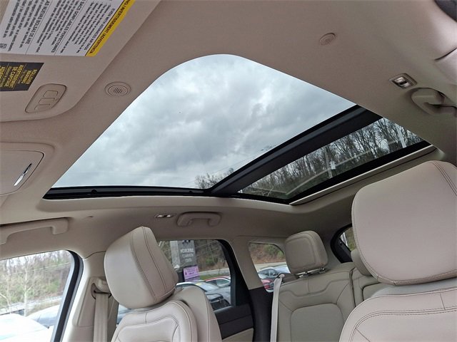 Used 2020 Lincoln Corsair AWD w/ Premium Package image 14