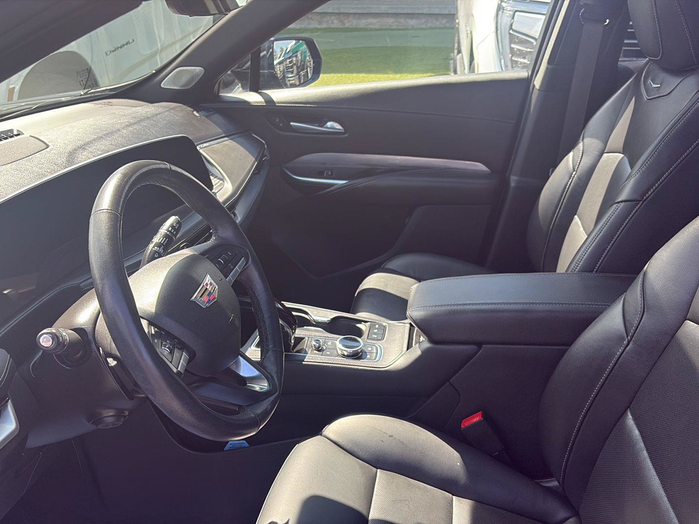 Used 2024 Cadillac XT4 Premium Luxury w/ Technology Package AWD/4WD image 13
