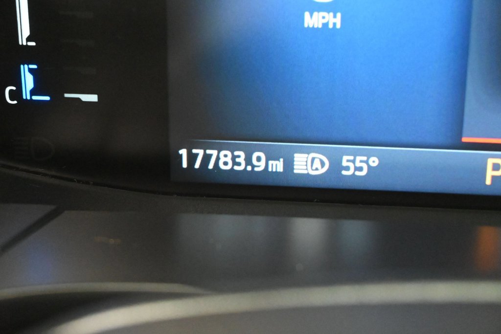 Used 2024 Ford Escape ST-Line w/ Cold Weather Package FWD image 32