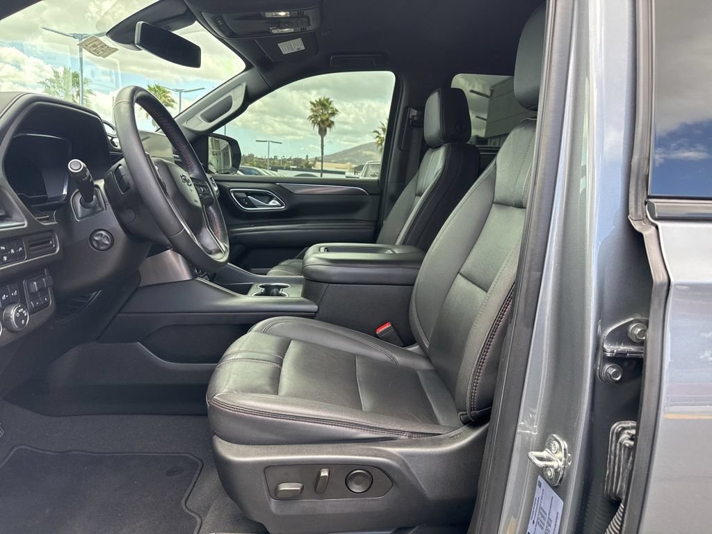 Used 2022 Chevrolet Tahoe RST w/ Luxury Package AWD/4WD image 15