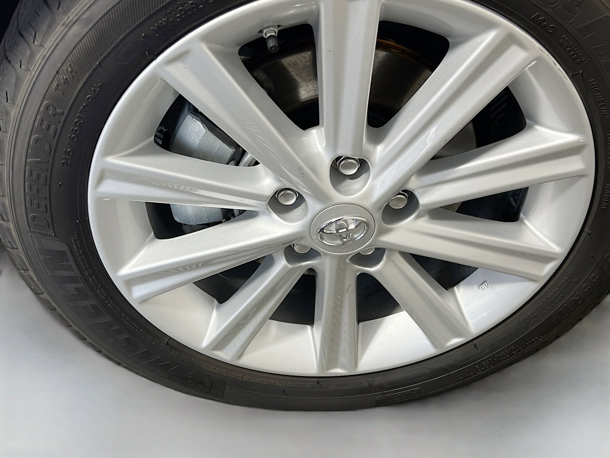 Used 2014 Toyota Camry XLE w/ Leather Package FWD image 14