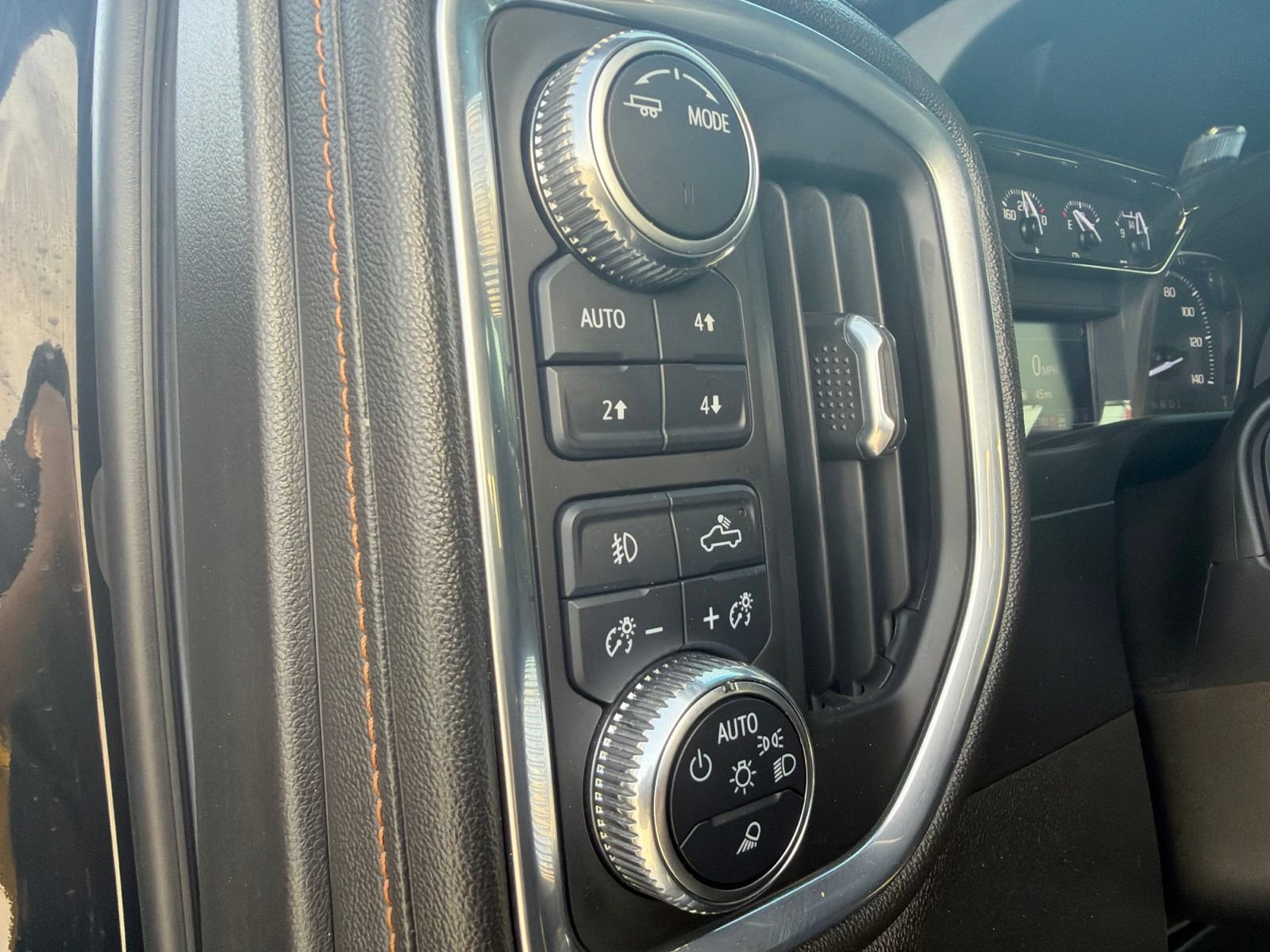 Used 2022 GMC Sierra 2500 AT4 w/ AT4 Preferred Package AWD/4WD image 28