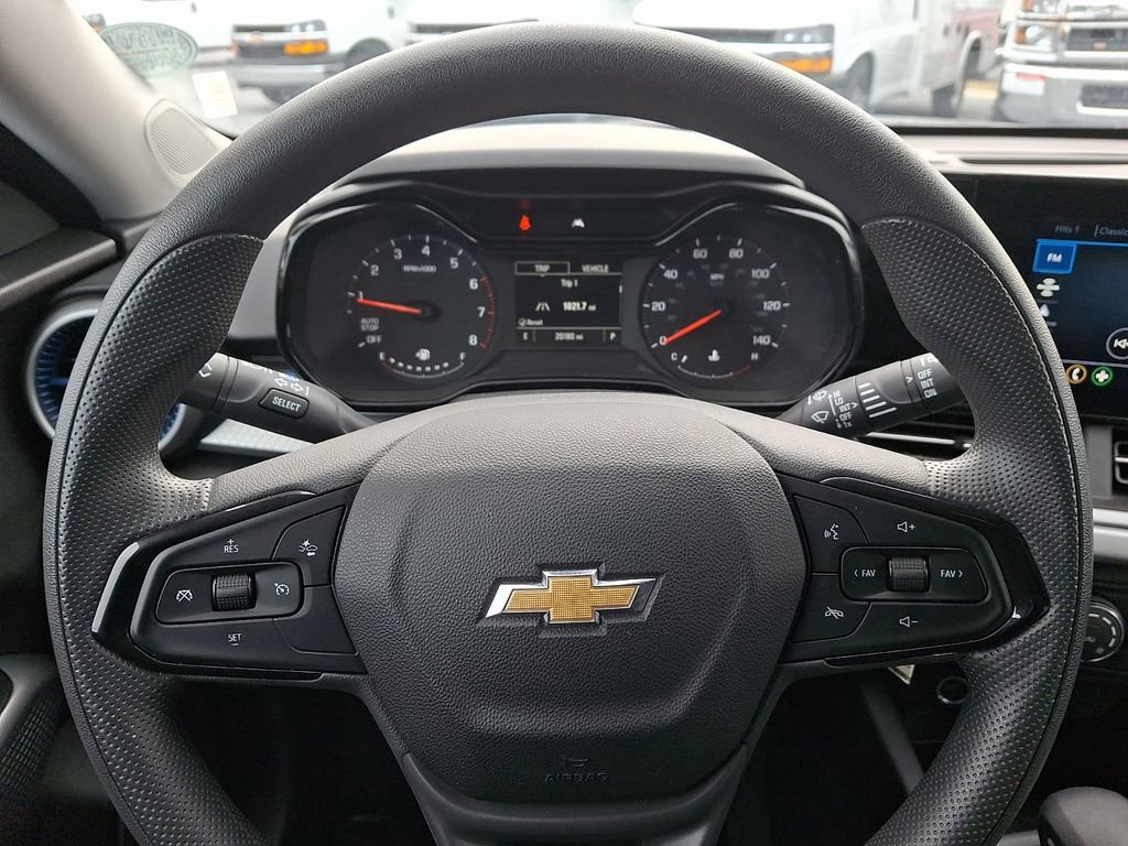 Used 2025 Chevrolet Trax LS image 16