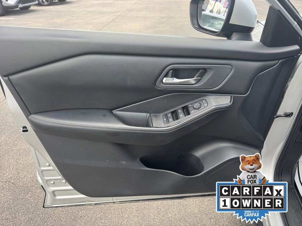 Used 2024 Nissan Rogue SV AWD/4WD image 32