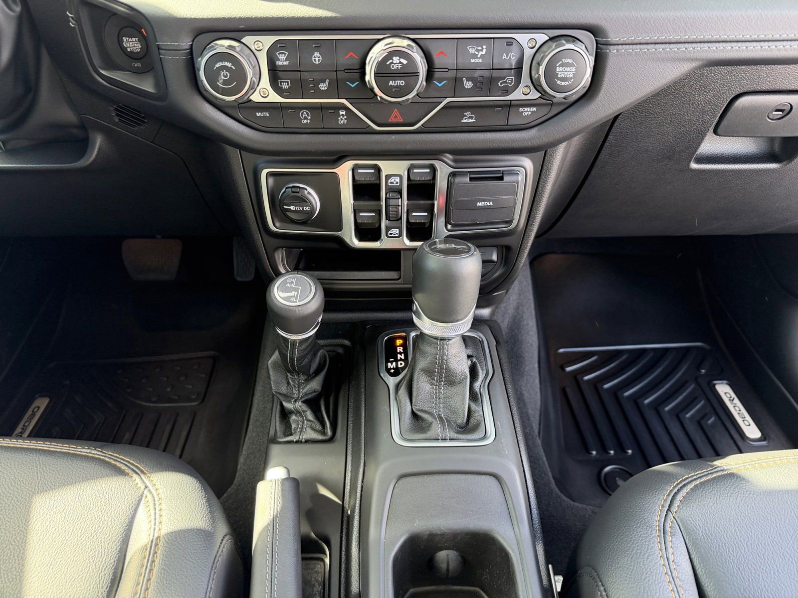 Used 2025 Jeep Gladiator High Tide image 11