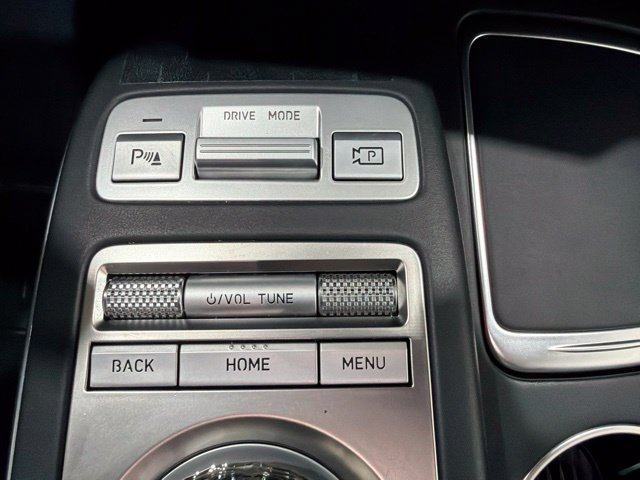 Used 2022 Genesis GV70 3.5T Sport w/ Sport Prestige Package AWD/4WD image 37