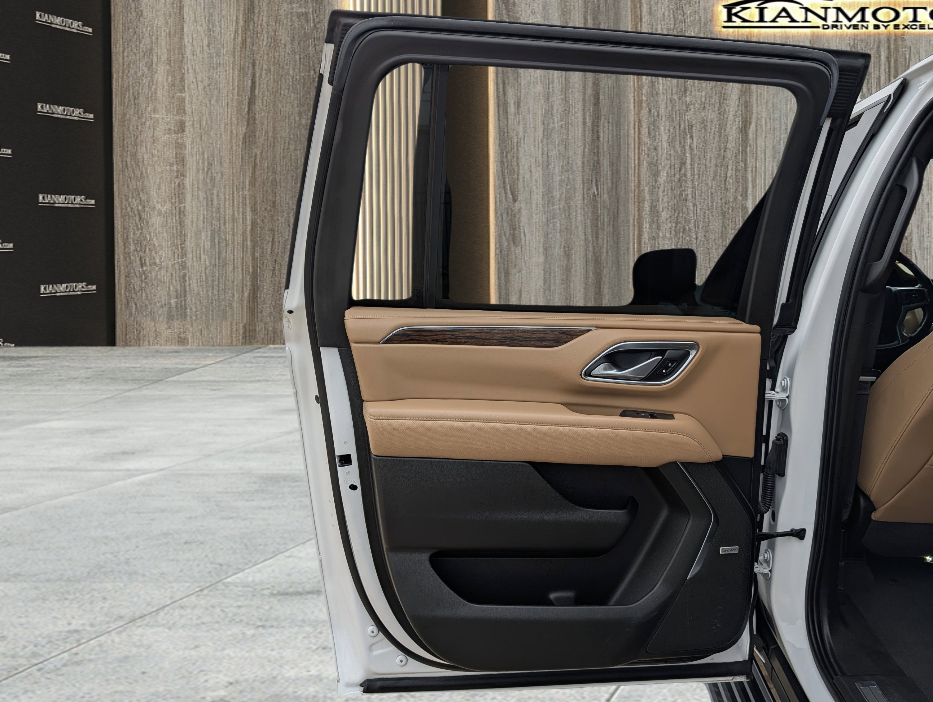 Used 2022 Chevrolet Suburban Premier w/ Max Trailering Package AWD/4WD image 24