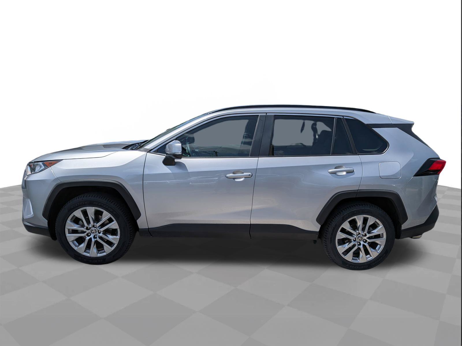 Used 2021 Toyota RAV4 XLE Premium FWD image 7