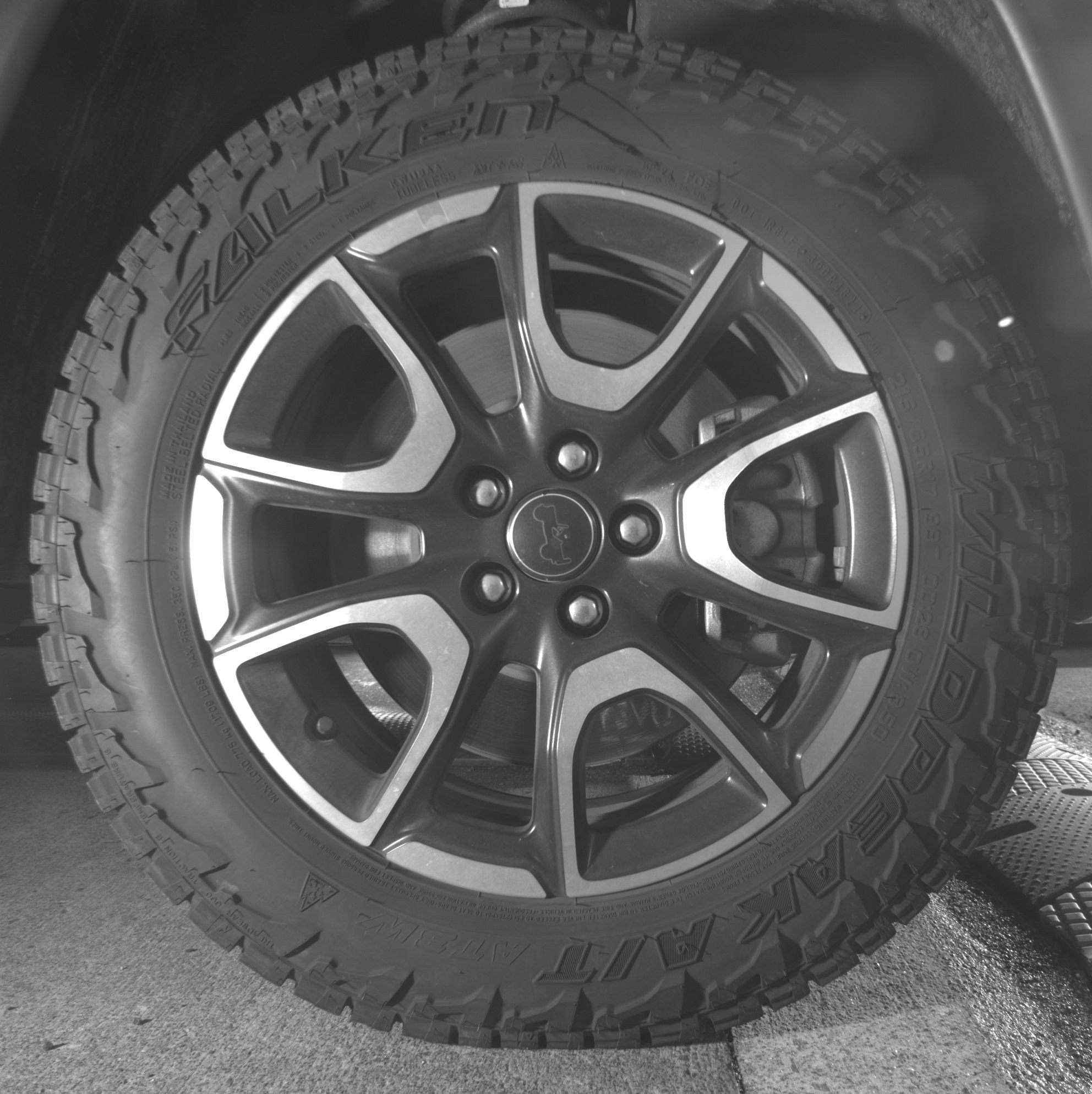 Used 2025 Jeep Compass Trailhawk image 13