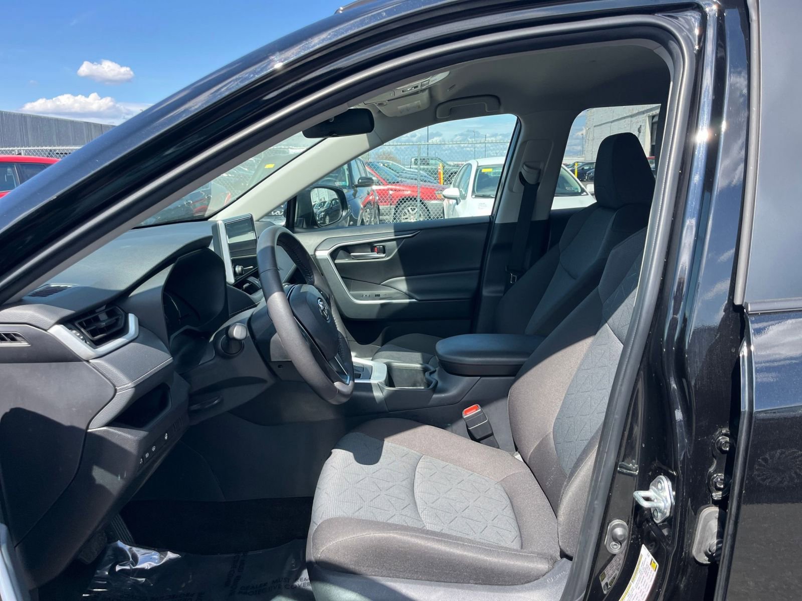 Used 2025 Toyota RAV4 XLE w/ Weather Package image 27