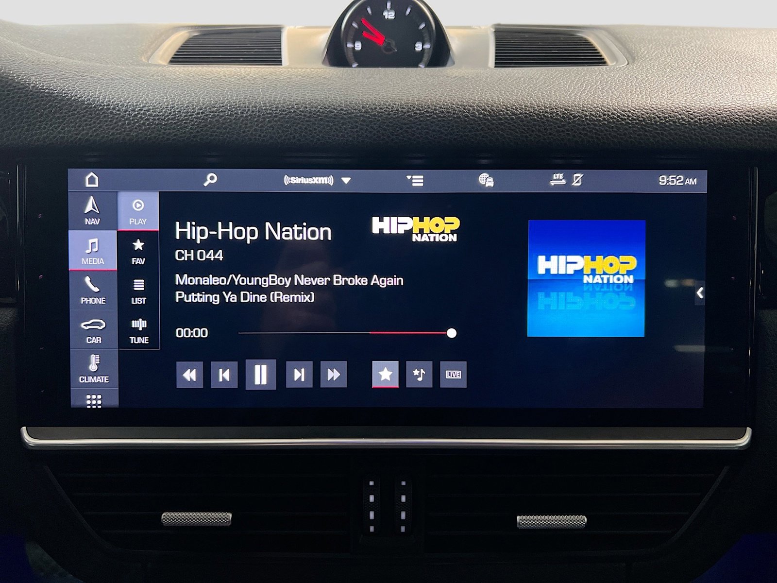 Used 2019 Porsche Cayenne image 11