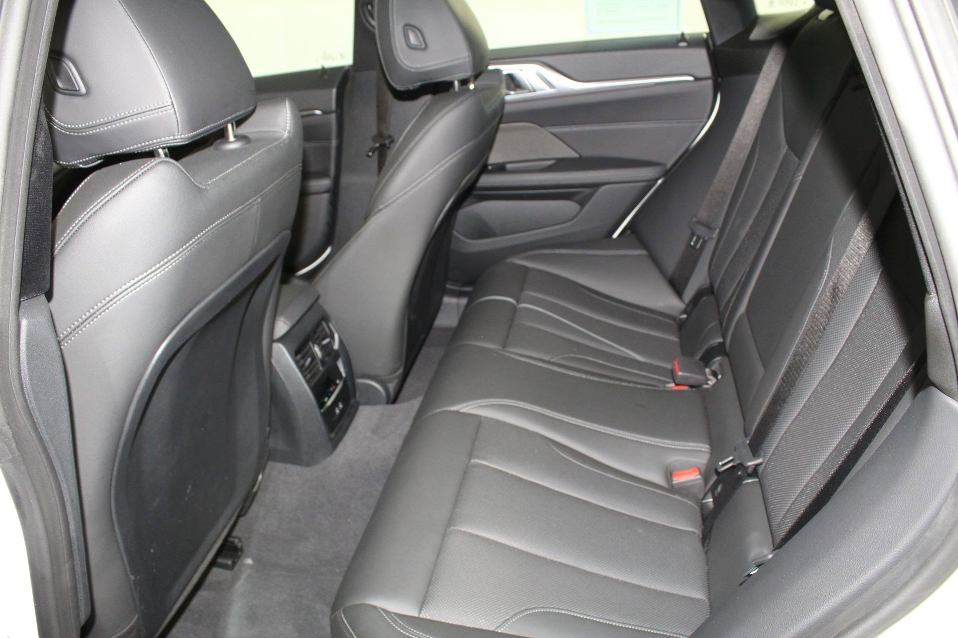 Used 2025 BMW 430i xDrive w/ Premium Package image 13