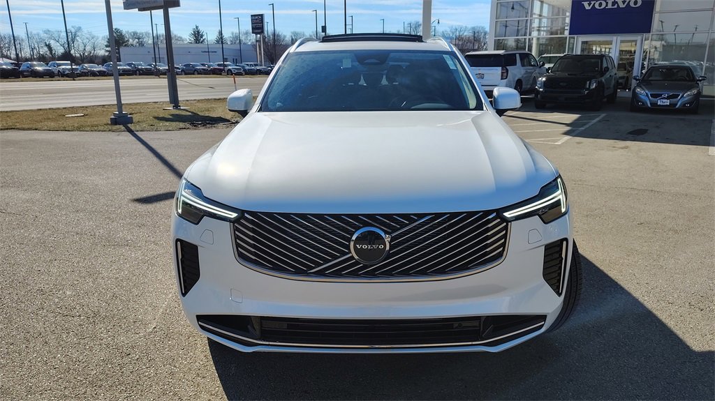 New 2025 Volvo XC90 T8 Core w/ Climate Package image 39