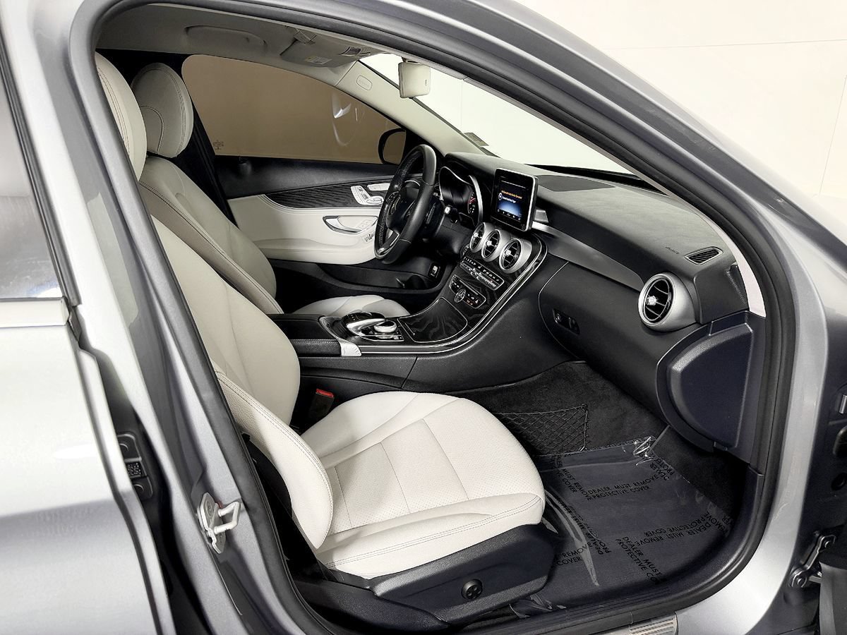 Used 2016 Mercedes-Benz C 300 4MATIC Sedan image 47