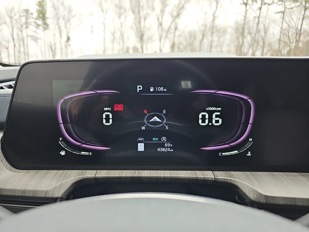 Used 2024 Kia Telluride EX w/ EX Captain's Chair Package image 26