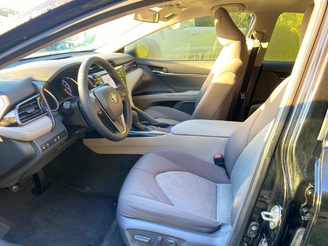 Used 2020 Toyota Camry LE FWD image 11