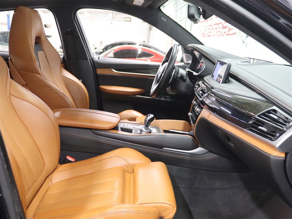 Used 2019 BMW X6 M w/ Executive Package image 17