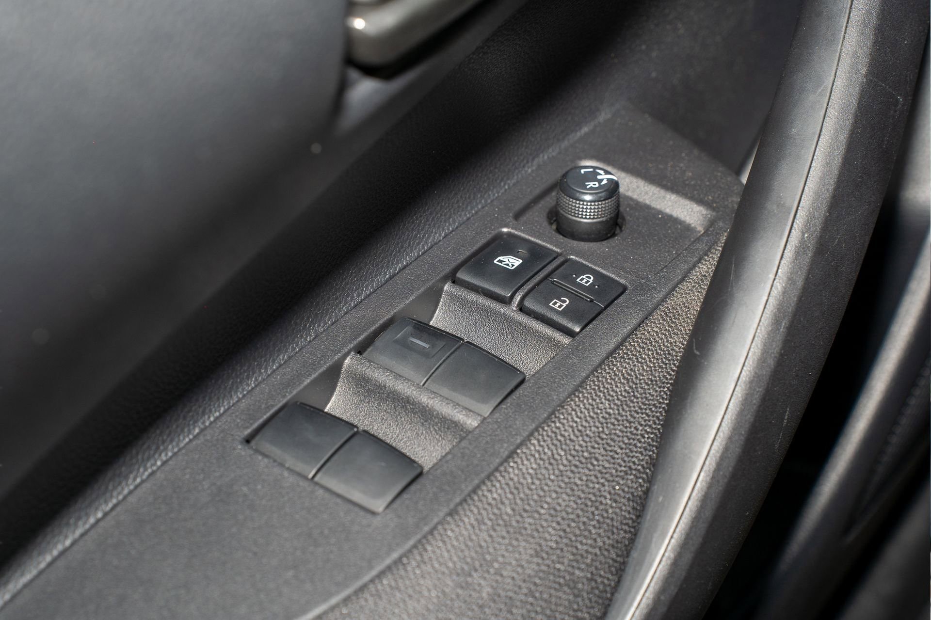 Used 2025 Toyota Corolla LE image 25