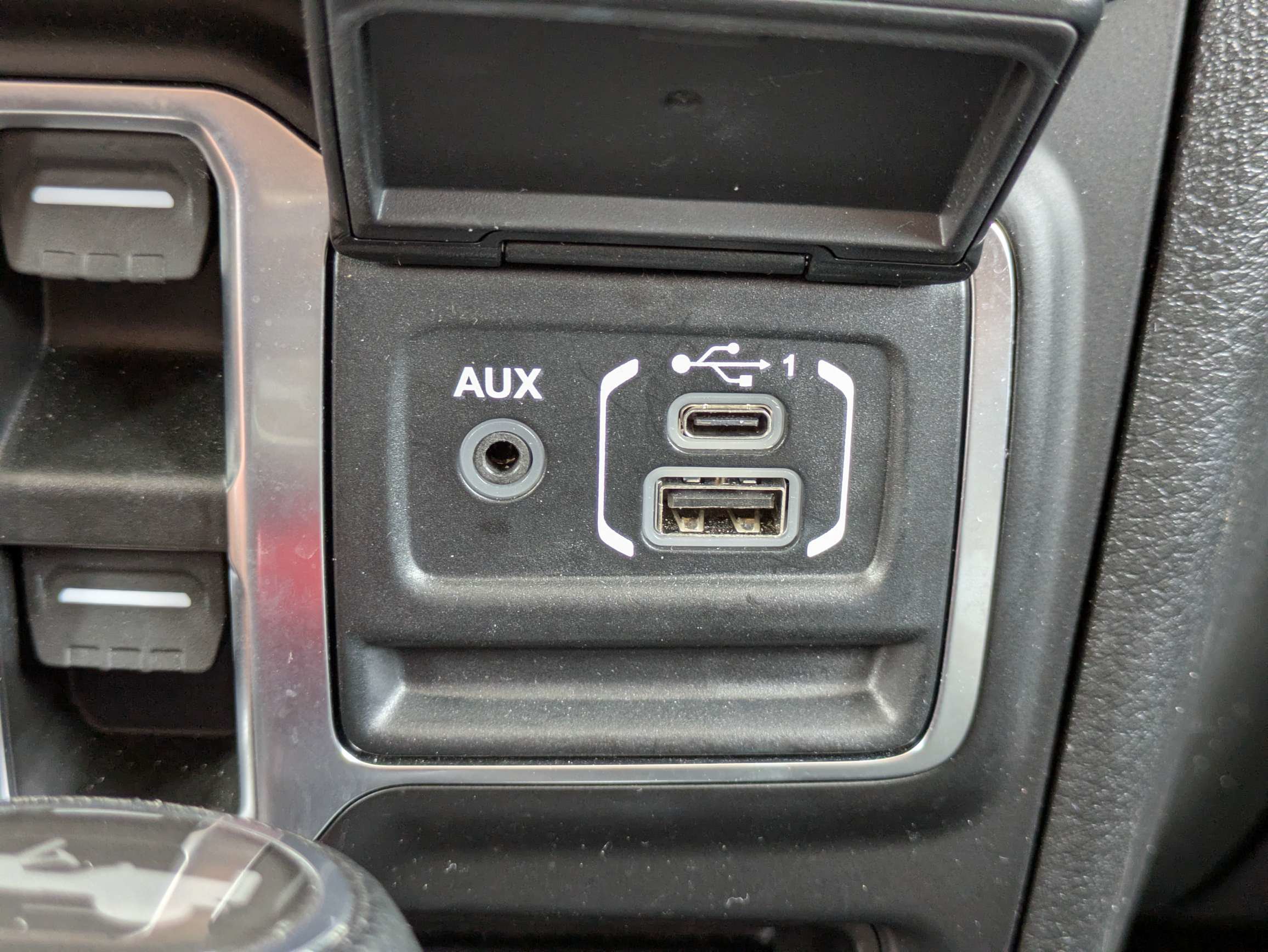 Used 2026 Jeep Wrangler Unlimited Sahara AWD/4WD image 25