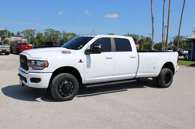 Used 2024 RAM 3500 Big Horn w/ Night Edition AWD/4WD image 5
