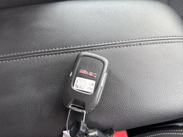 Used 2023 GMC Terrain SLE w/ Driver Convenience Package image 60