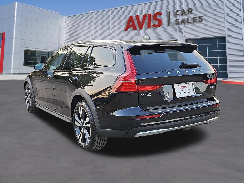 Used 2025 Volvo V60 B5 Cross Country Plus AWD/4WD image 9