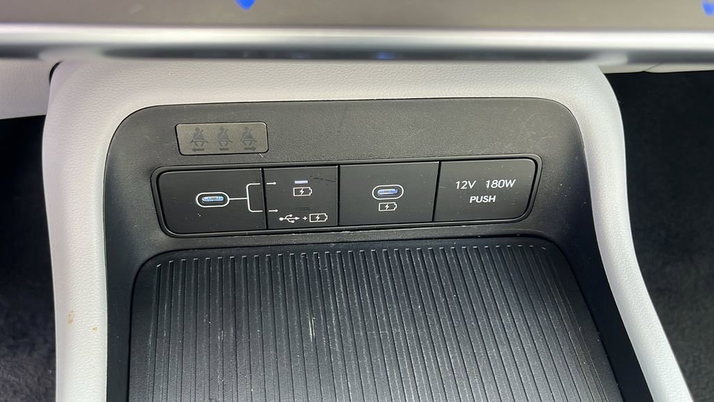 Used 2025 Hyundai Kona SEL image 19