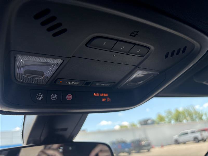 Used 2023 Chevrolet Traverse LT AWD/4WD image 25