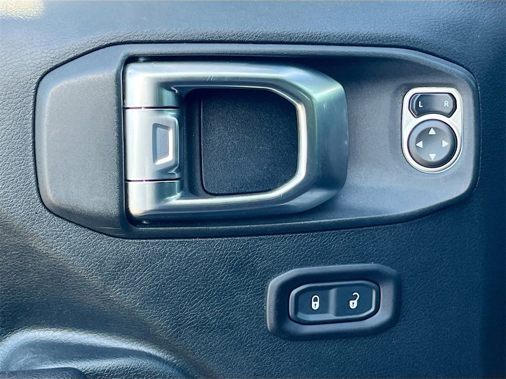 Certified 2018 Jeep Wrangler Unlimited Sport S image 16