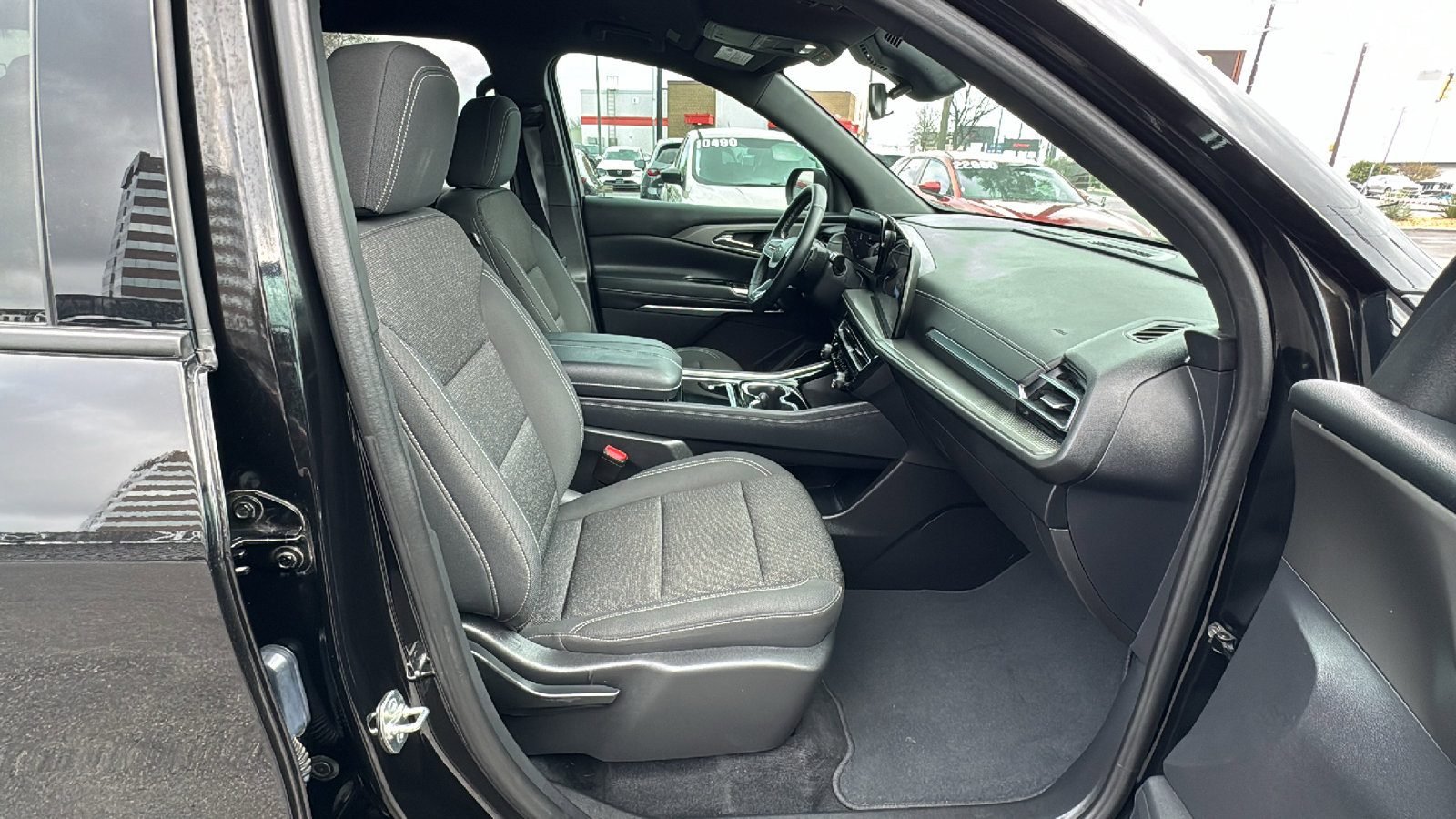 Used 2024 Chevrolet Traverse LS w/ Midnight/Sport Edition image 25