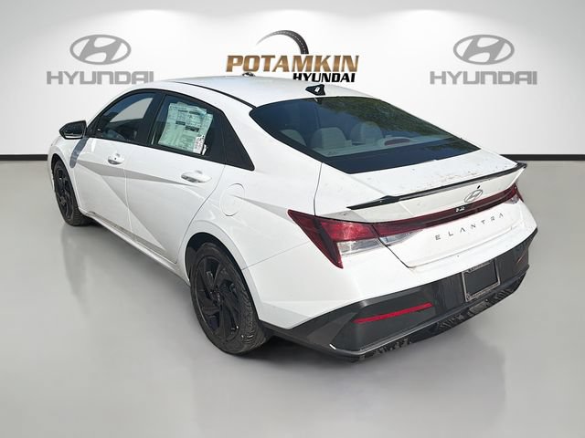 Certified 2026 Hyundai Elantra Sport w/ Cargo Package FWD image 7
