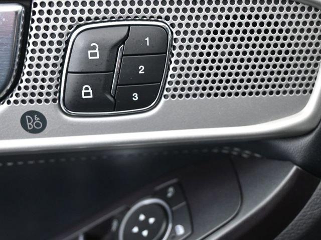 Used 2020 Ford Explorer Limited image 21