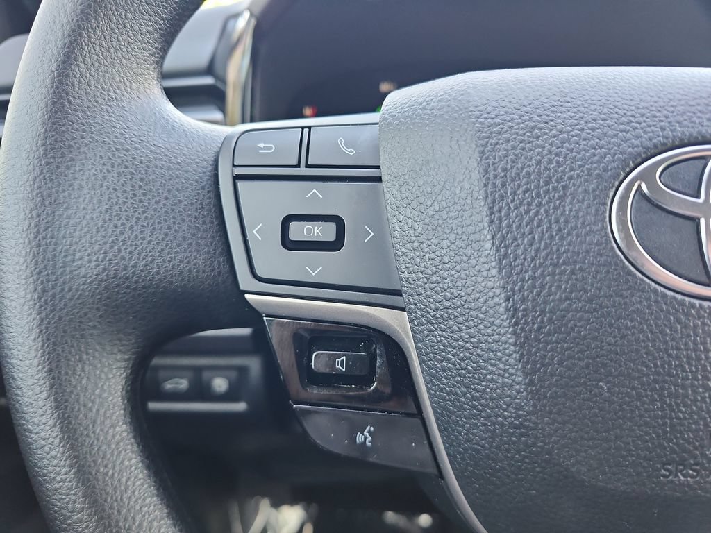 Used 2025 Toyota Camry LE FWD image 30