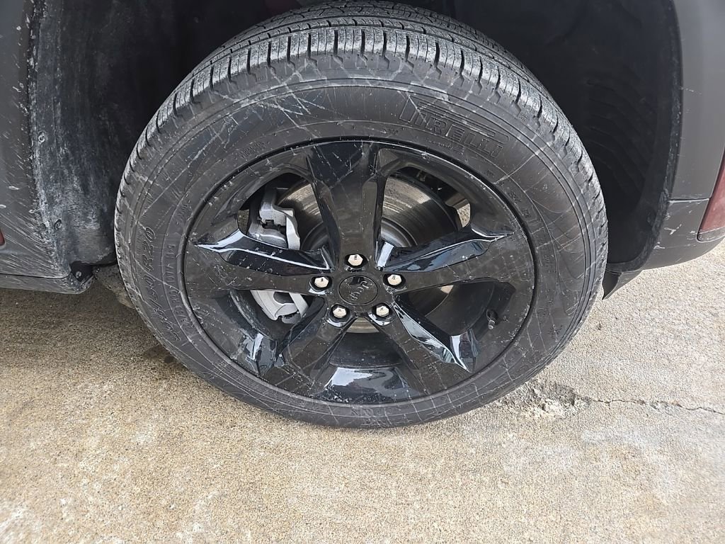 Used 2025 Jeep Grand Cherokee L Limited w/ Luxury Tech Group II image 19