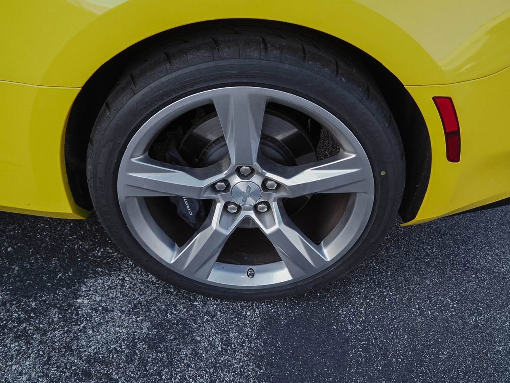 Used 2016 Chevrolet Camaro SS RWD image 7