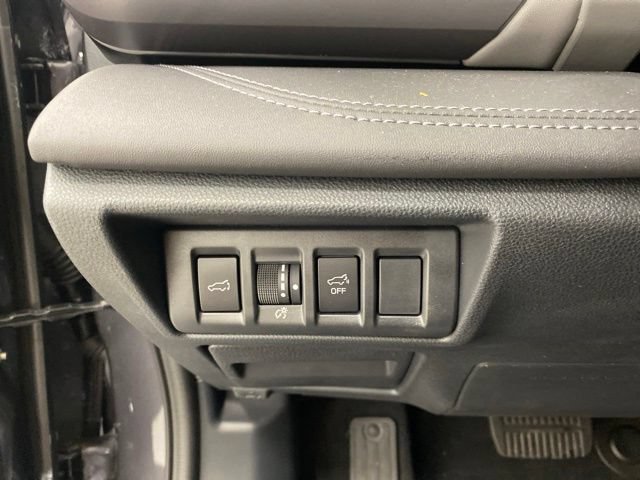 Used 2025 Subaru Outback Limited AWD/4WD image 18