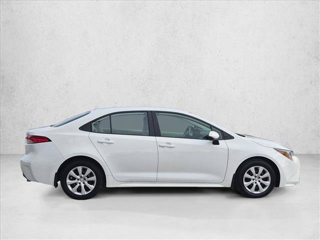 Used 2025 Toyota Corolla LE FWD image 4